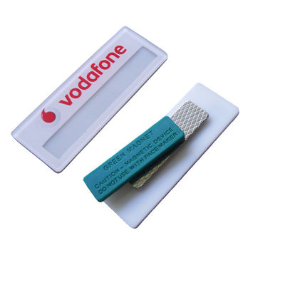 Goede prijs. Aangepaste acrylnaam badges Magnetische medewerker naam tags met invoeg naam papier venster online